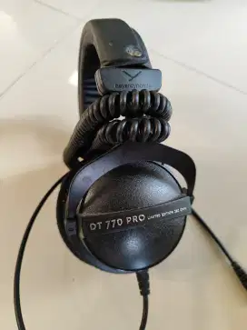 Headphone Beyerdynamic DT 770 Pro LE  250 ohm