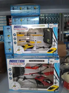 Mainan Helikopter Terbang Sensor