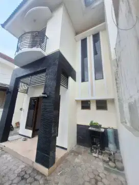 RUMAH 2 LANTAI SIAP HUNI DAN TERAWAT DI LEBAK INDAH REGENCY STRATEGIS