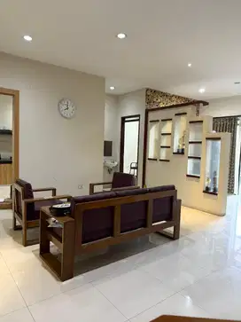 Dijual murah siap huni SHM bagus cantik di Singgasana Pradana