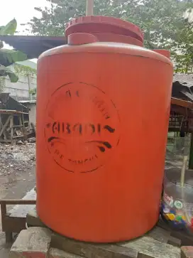 Di jual cepat toren air abadi 500 Liter