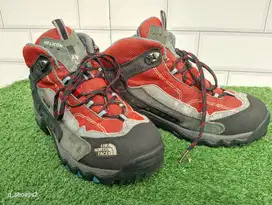 Sepatu hiking the north face goretex