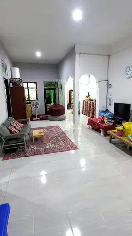 Rumah Dekat Stasiun Dan Akses Umum Di Matraman S8057