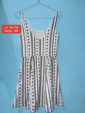 Dress Motif Garis