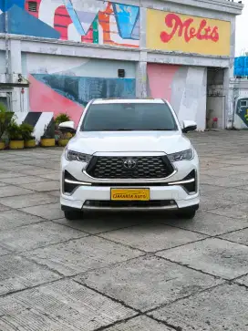 [KM 40RB] INNOVA 2022 ZENIX Q HYBRID MODELISTA GARANSI KM ASLI 2023