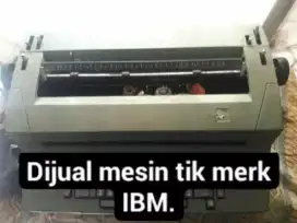 Dijual mesin tik merek IBM