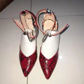 Dijual sepatu no 37