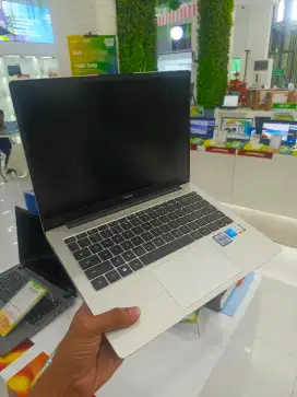 Slim dan elegant DP% | BUNGA 0% HUAWEI (MATEBOOK D14 W5851P)