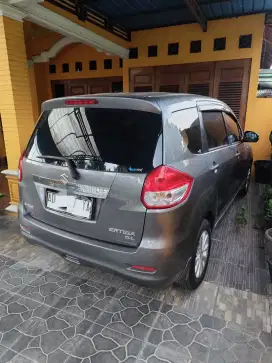 ERTIGA GL MANUAL 2014. Asli AD. Low KM.Pajak On. Ban 90%.cover,Android