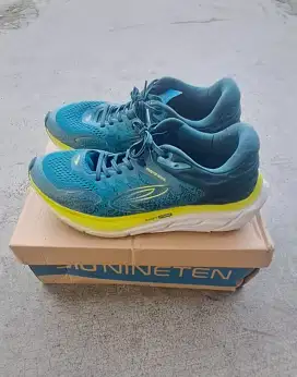 Sepatu running nineten fuuto