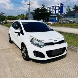 Kia Rio 2012 AT