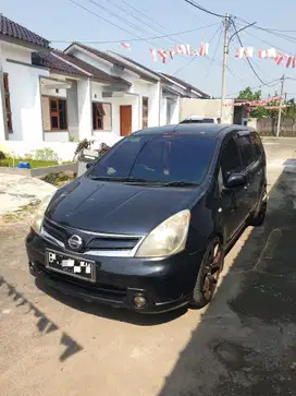 Nissan Grand livina 2011 Bensin