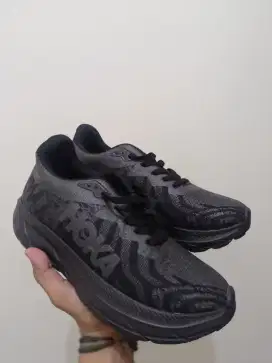 Sepatu Hoka full black running