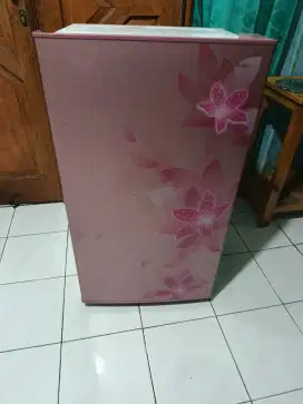 Kulkas 1 pintu merek Sharp