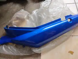 Cover Body sebelah kiri Suzuki satria 120 2tak warna biru NOS
