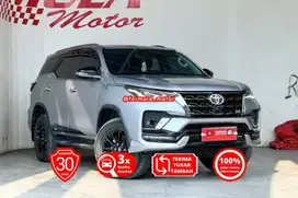 Toyota VRZ 2.8 GR sport Matic diesel 2023 silver Fortuner AT solar