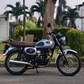 KAWASAKI W175 SE SILVER 2022 KM 9K PAJAK PANJANG LIKE NEW