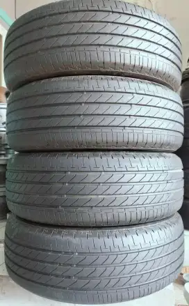 Ban Bridgestone Turanza t005a ring 16 205/60