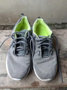 Sepatu diadora 43 27cm