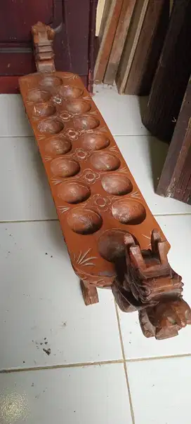 Dacon atau congklak antik kayu jati Jepara
