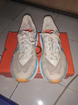 Sepatu running ortuseight hyperglide 1.4