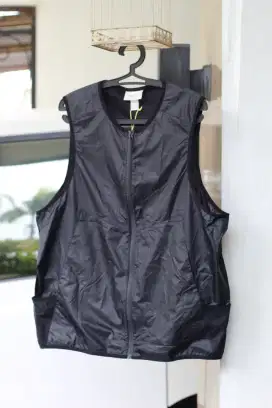 For Sale H&M MOVE Vest Size XL Brand New Black Colour