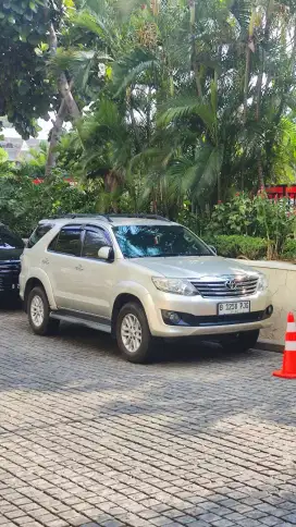 Toyota Fortuner 2.7 G Luxury Bensin