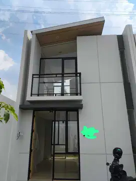 Rumah Lippo Cendana garden vista serene