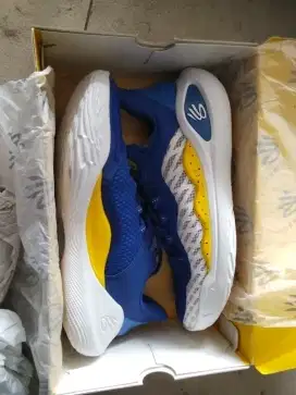 sepatu under armour curry 11