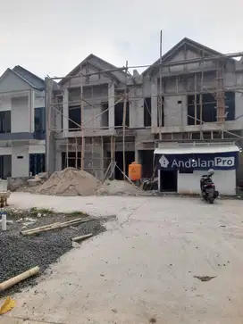HUnian exclusive mewah siap huni lokasi dekat Tol Bambu Apus Cipayung