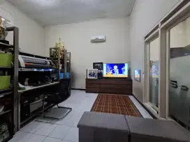 Dijual Rumah Nyaman dan Terawat Lokasi Strategis di Batujajar Regency