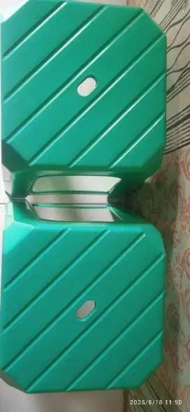 2 unit bangku plastik