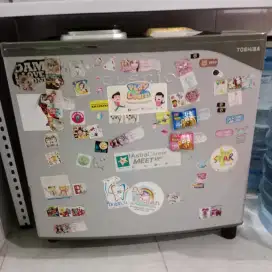 kulkas minibar Toshiba second masih dipakai