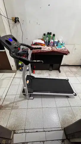 Treadmill listrik