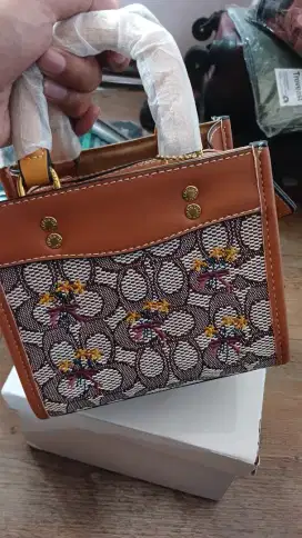 Tas coach baru belom pernah pake