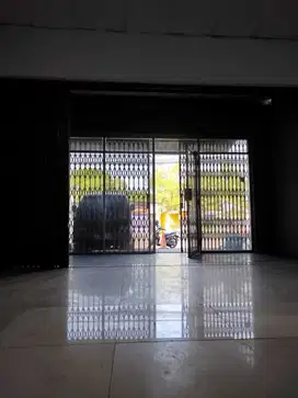 Disewakan Ruko 2,5 Lantai Siap Pakai Lokasi di Mainroad Mekar Wangi