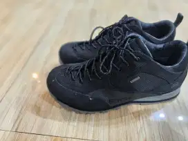 Eiger sepatu outdoor