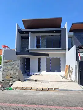 Jual Rumah Baru Manyar Row Jalan Lebar 3 Mobil