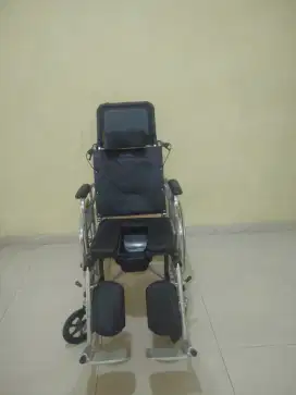 Kursi roda bab Crown