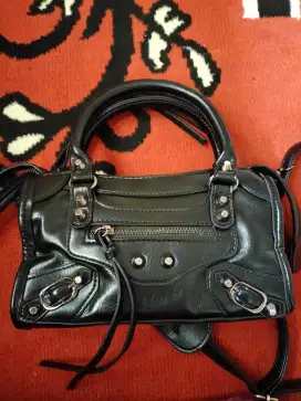 Tas Balenciaga hitamm