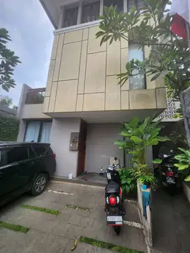 RUMAH 3 lantai - RADIO DALAM jaksel