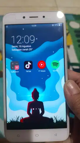 Jual HP Second OPPO A71 warna Emas
