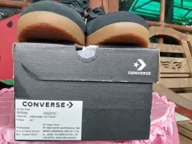 Sepatu converse run star