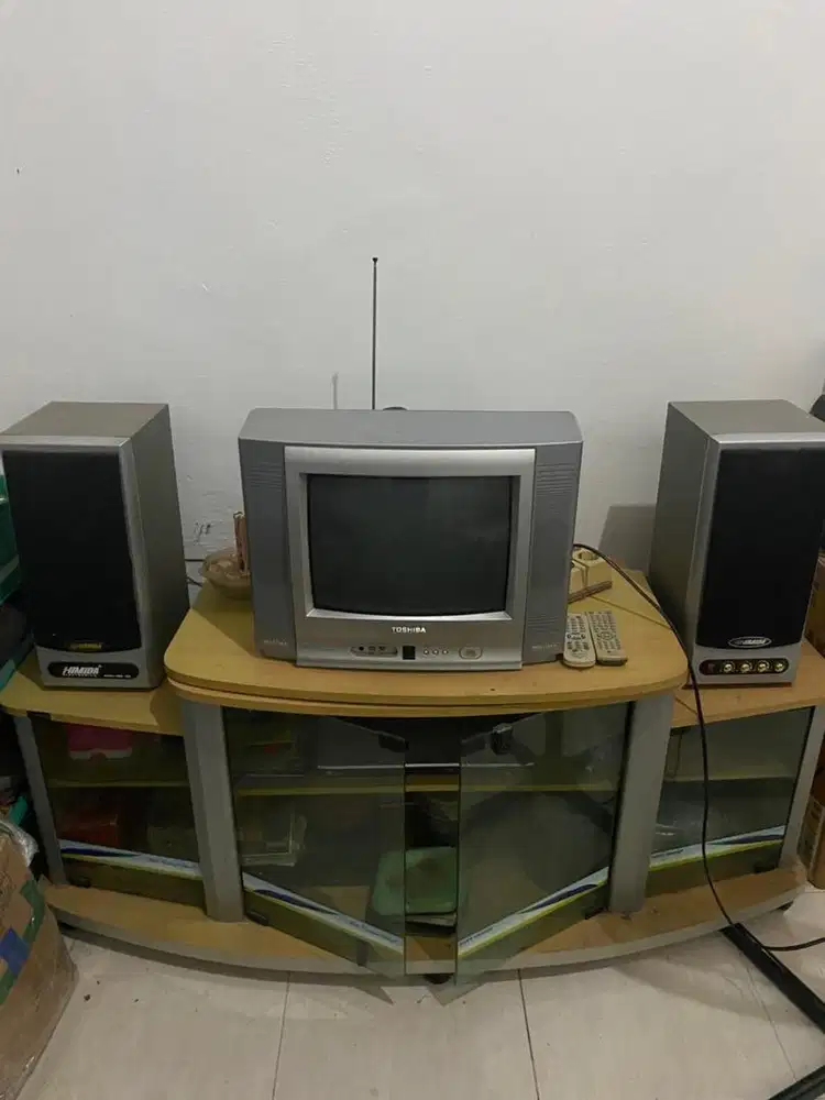 DI JUAL SATU SET TV DAN DVD AUDIO