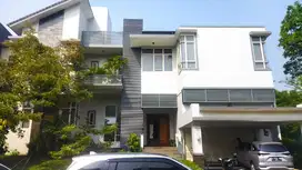 Dijual Rumah Tinggal Asri tenang nyaman dekat Danau  Taman telaga golf