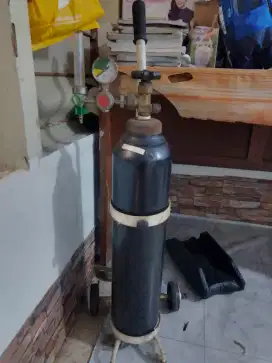 Tabung oksigen kecil /alat kesehatan