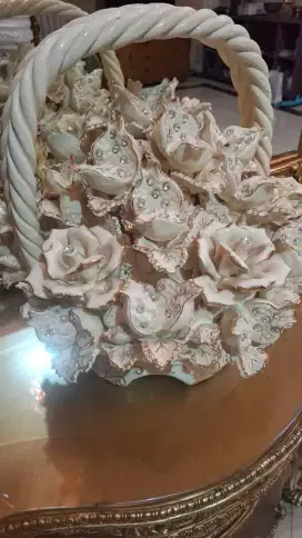 Bunga keramik besar