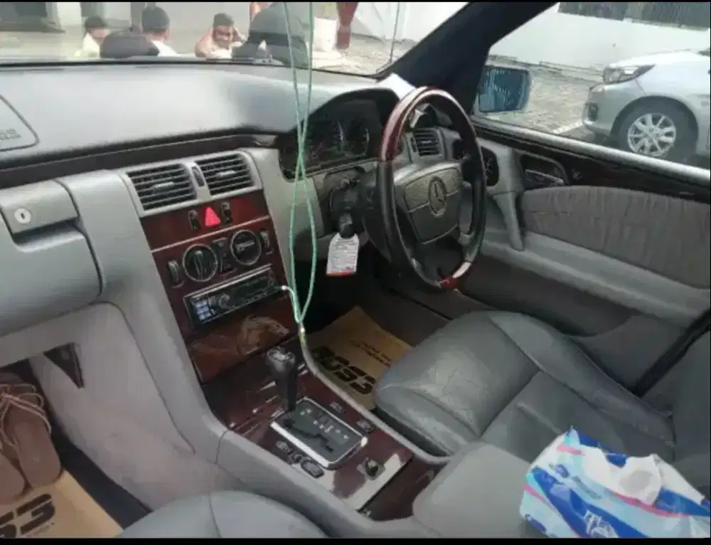 Dijual cepat murah sedan Elegance W210 E320 97