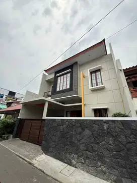 Dijual rumah mewah di puli asem jakarta timur