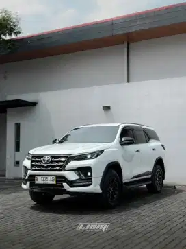 Toyota Fortuner 2.8 GR AT 2023 (Solar)